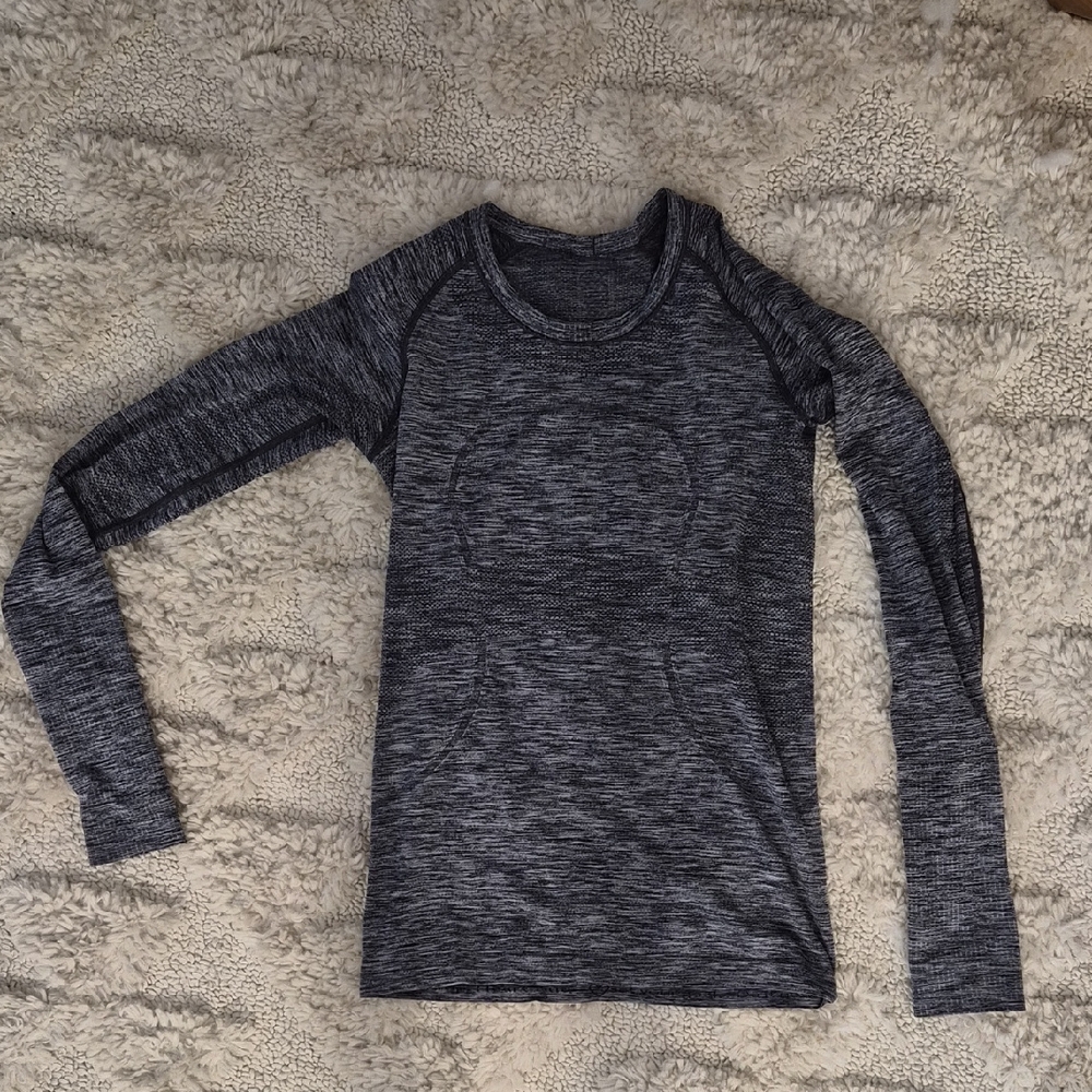 LULULEMON Gray Long Sleeve Athletic Top